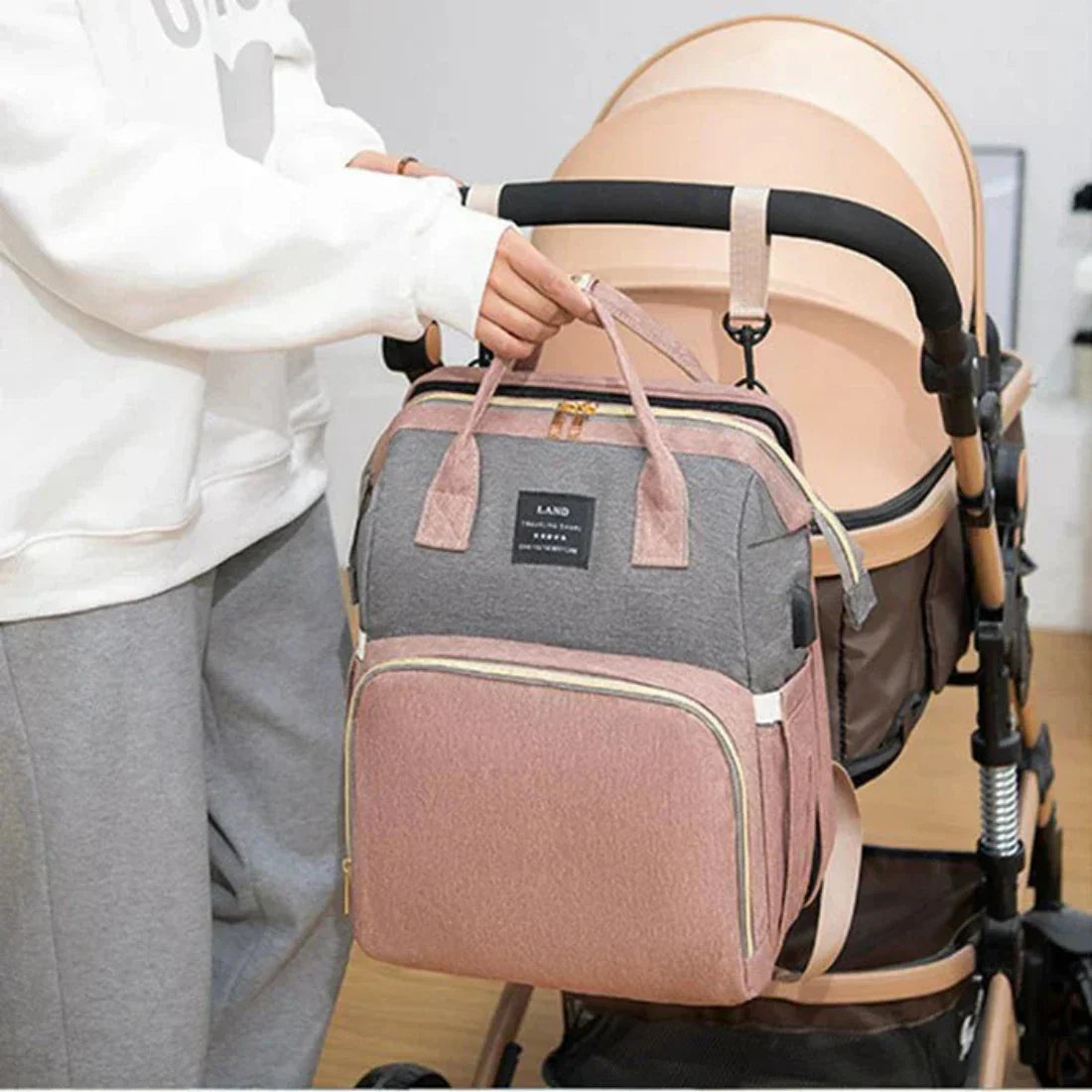 ParentGo™ MommyBag – Multifunctionele Luiertas met Opvouwbaar Wiegje